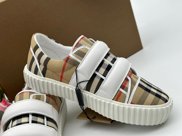 Authentic Burberry Kids Beige Mark Check Low Top Canvas Sneaker Shoes  Size US 3 EU 35