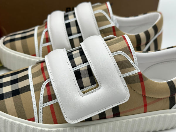 Authentic Burberry Kids Beige Mark Check Low Top Canvas Sneaker Shoes  Size US 3 EU 35