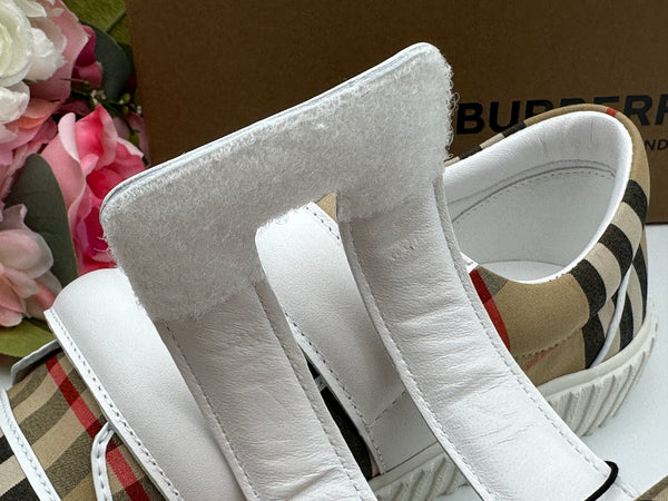 Authentic Burberry Kids Beige Mark Check Low Top Canvas Sneaker Shoes  Size US 3 EU 35