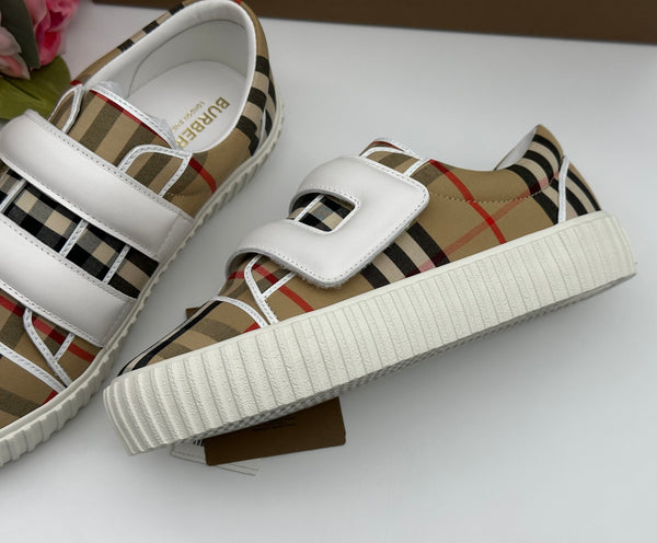 Authentic Burberry Kids Beige Mark Check Low Top Canvas Sneaker Shoes  Size US 3 EU 35