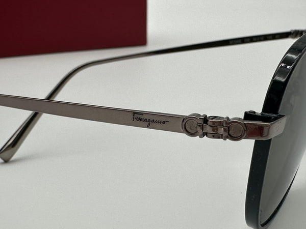 Authentic Salvatore Ferragamo Mens Silver Gray Sunglasses Frames Logo Aviator Glasses