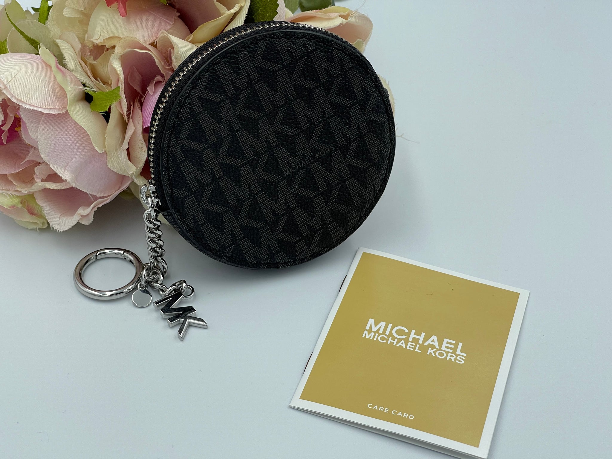 Michael Kors Men's Logo Wallet and Keychain Gift Set